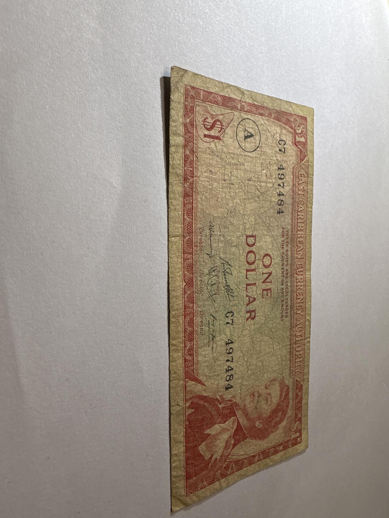 12.5纸币专场 英属东加勒比1965年1元 女王戎装像