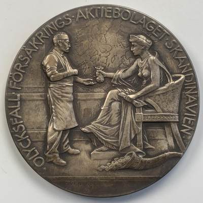掌中浮雕-藏着的欧洲第044场 - 1911年斯堪的纳维亚保险公司25年银章 , 56.5mm，95g，S. Kulle雕刻，原盒
