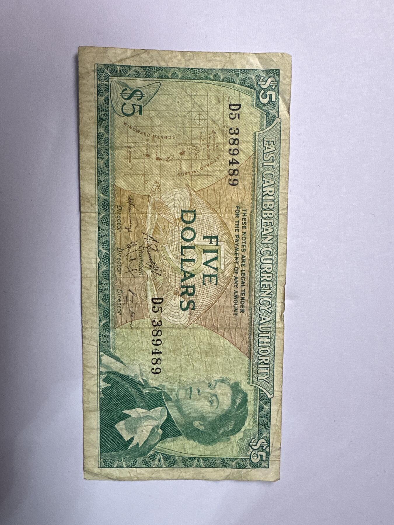 12.5纸币专场 东加勒比1965年5元 女王戎装像