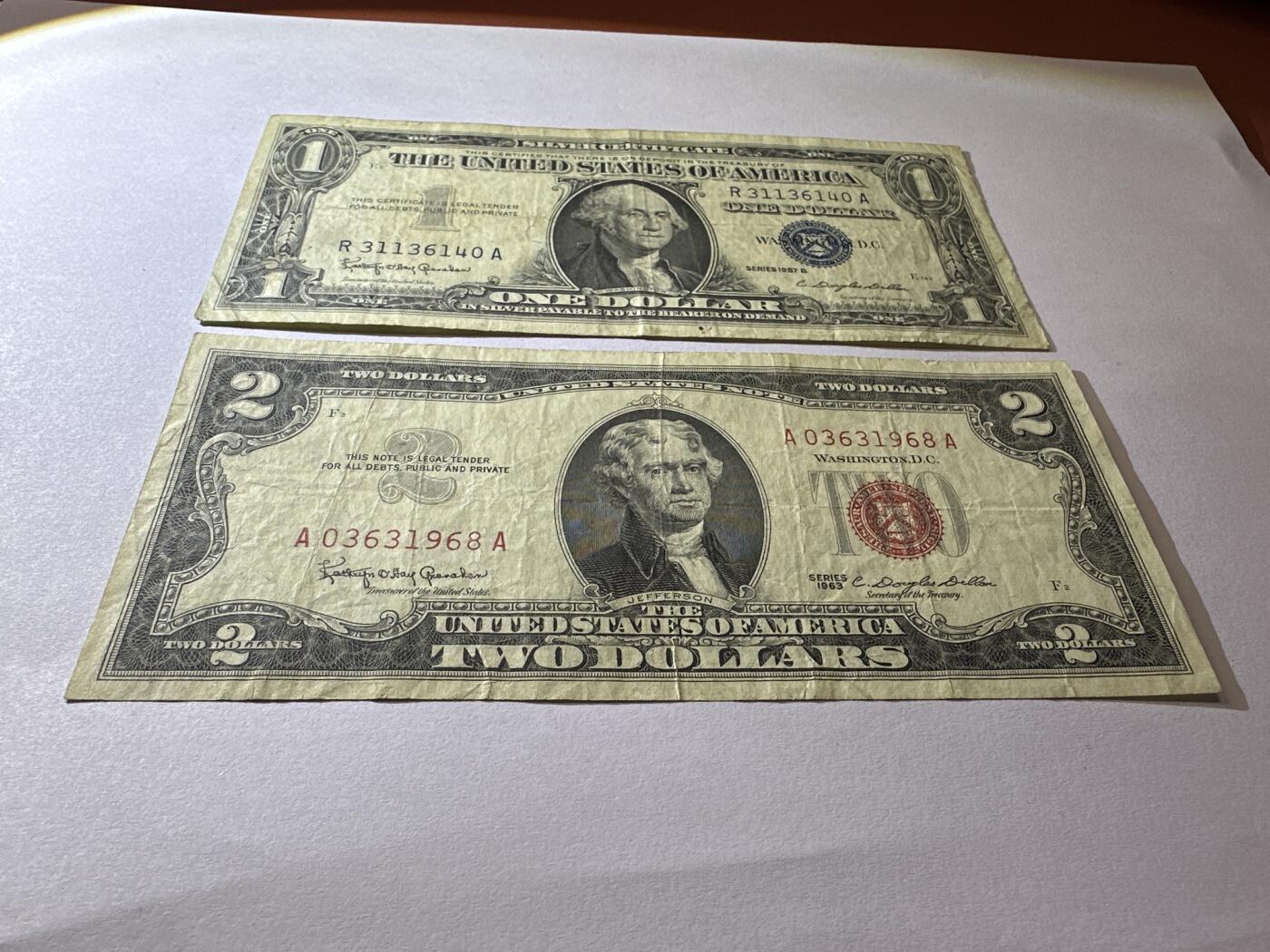 12.5纸币专场 美国早期美元纸币2张 1963年红印2美元AA冠无47