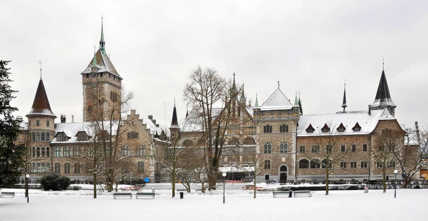 【俄甄集藏】2025年(045)12-03 星期三 晚 19:30 全场包邮 瑞士1898年纪念国立博物馆建成镀银大铜章，NGC MS63，直径：57mm，原味老包浆，设计精美