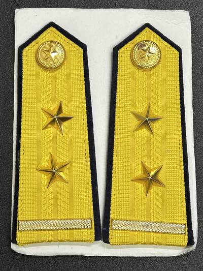 西秦中古拍卖第六十八期 - 越南人民军海军中尉肩章 库存未使用