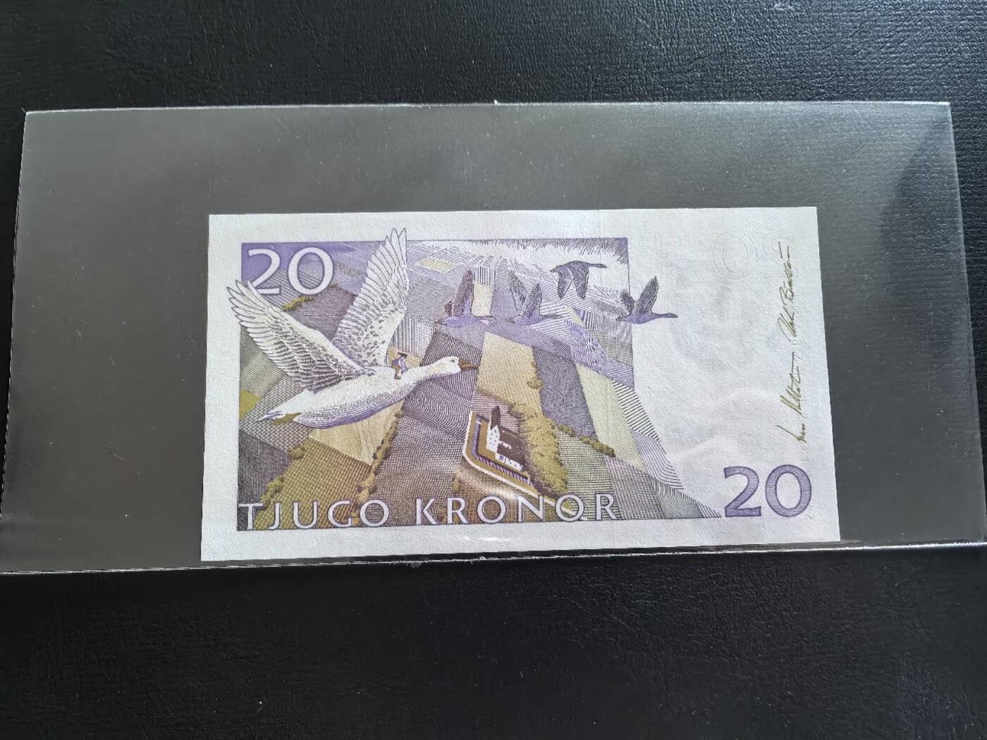 Triple S 第68期 1999瑞典20克朗，倒置号，全新UNC
