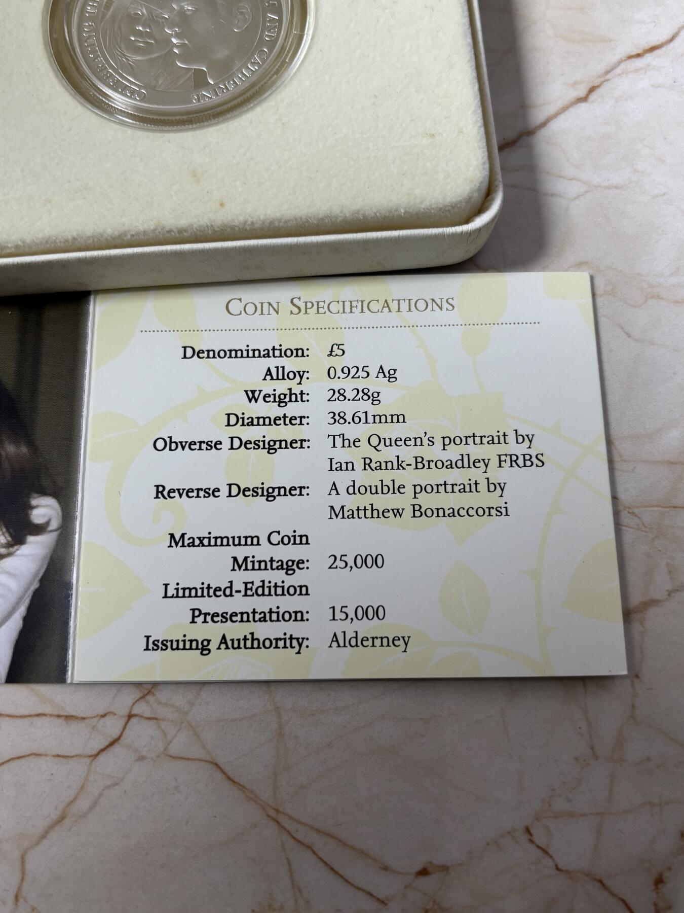 第184期拍卖 奥尔德尼2010年5镑威廉王子订婚精制纪念银币，925银，28.28克，38.61毫米，25000枚，没有外面纸套，银价362