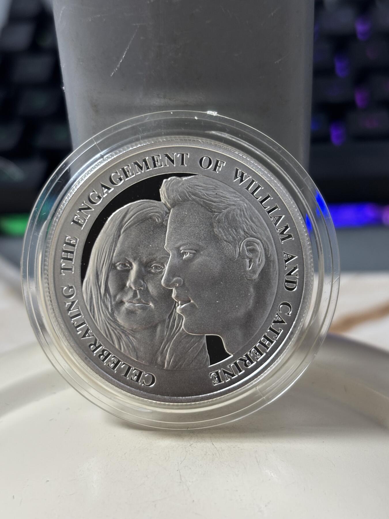 第184期拍卖 奥尔德尼2010年5镑威廉王子订婚精制纪念银币，925银，28.28克，38.61毫米，25000枚，没有外面纸套，银价362