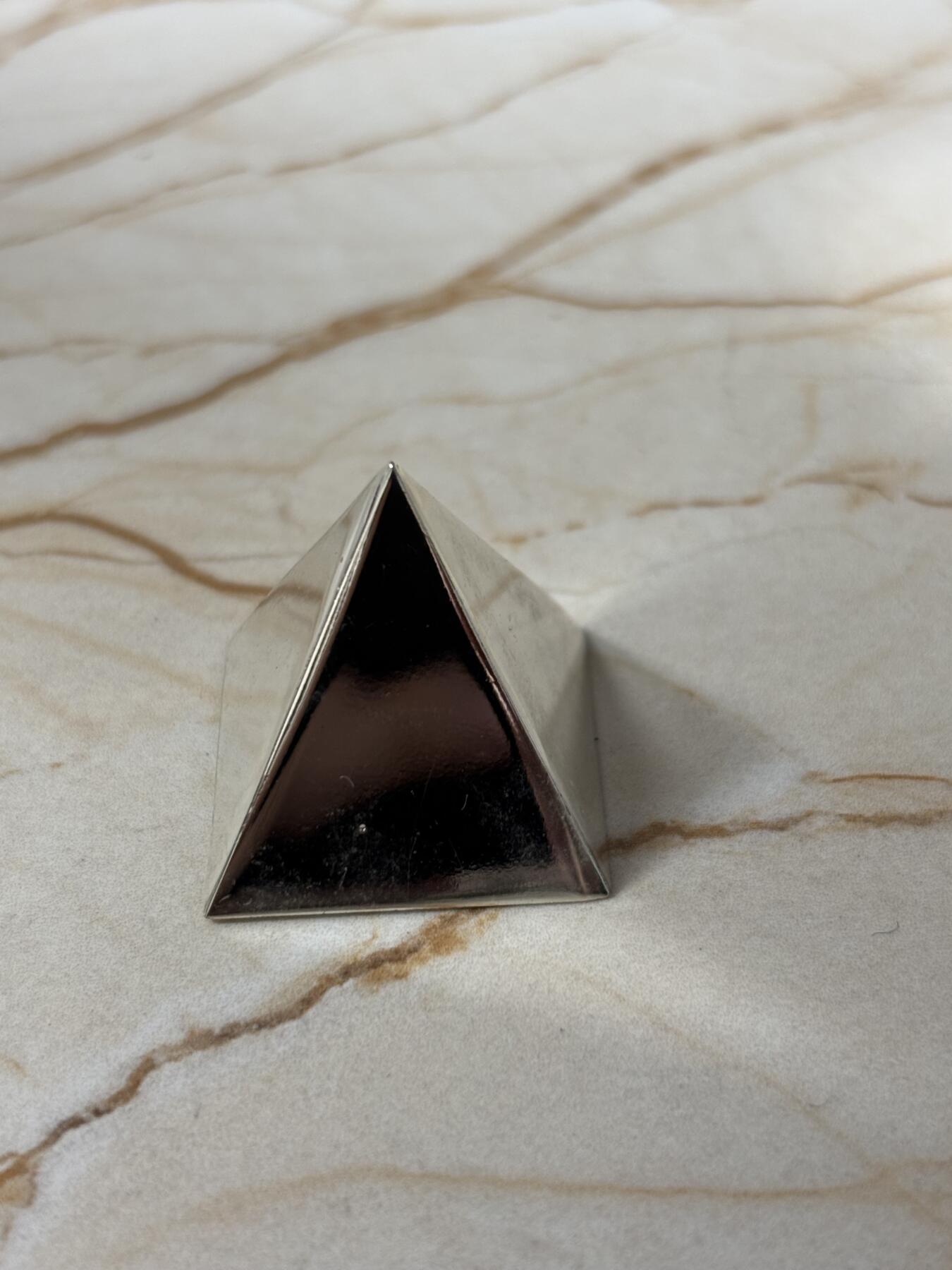 第184期拍卖 获奖索马里2014年数学纪念3D三维几何体硬币5枚套，世界最美25种钱币排名，铜镍镀银