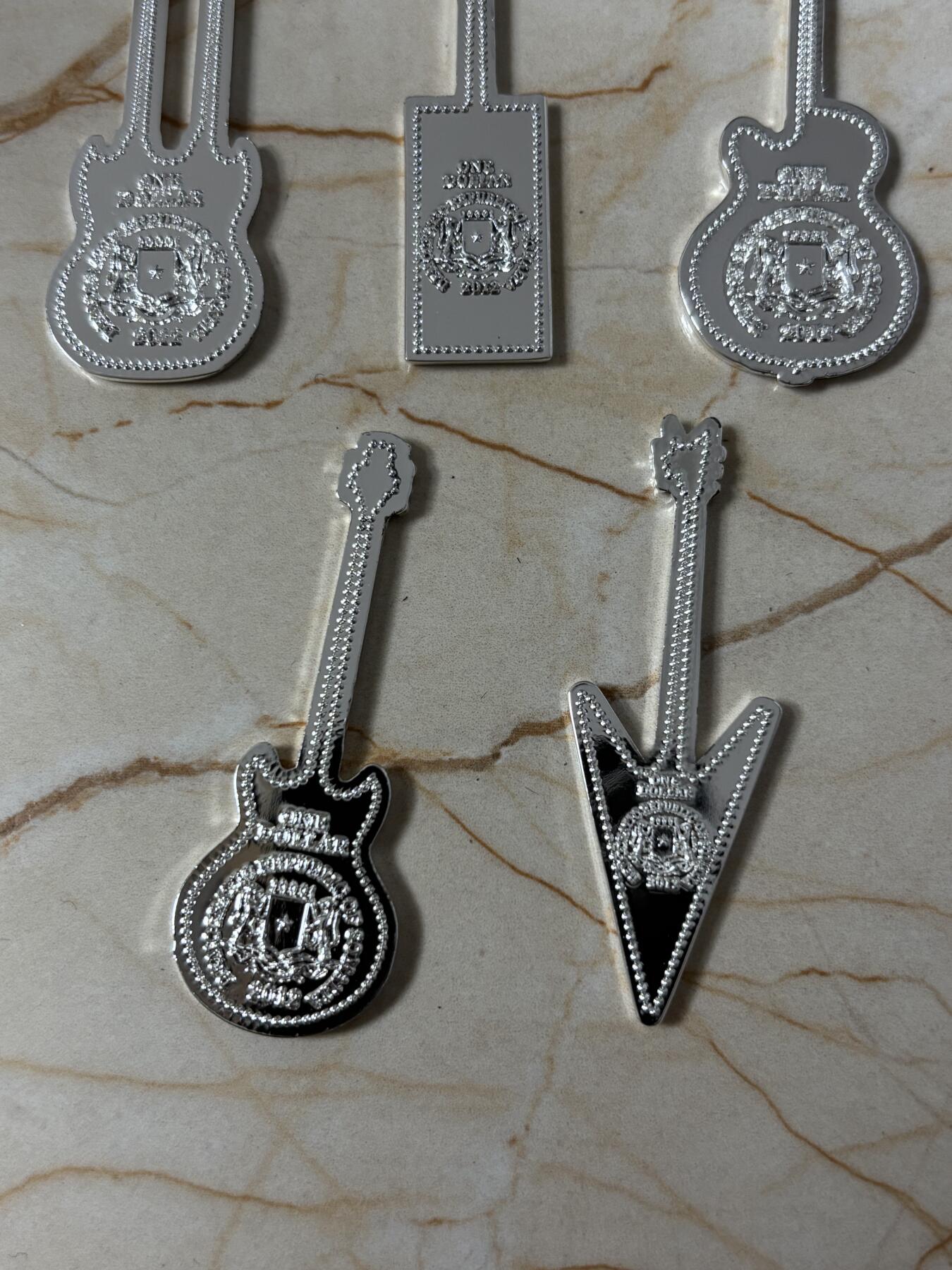 第184期拍卖 索马里2012年吉他乐器异形珐琅镀银纪念币6枚套