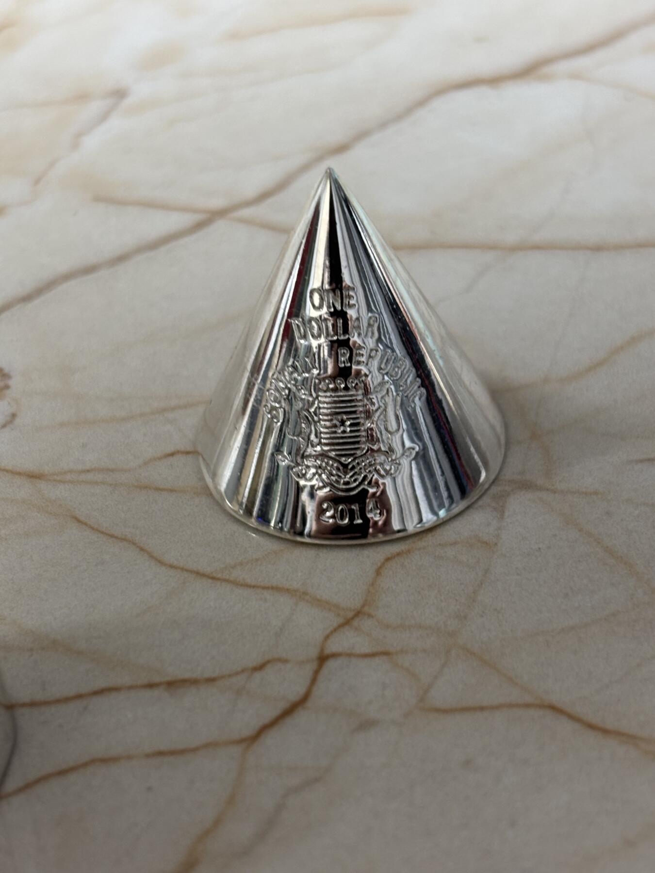 第184期拍卖 获奖索马里2014年数学纪念3D三维几何体硬币5枚套，世界最美25种钱币排名，铜镍镀银