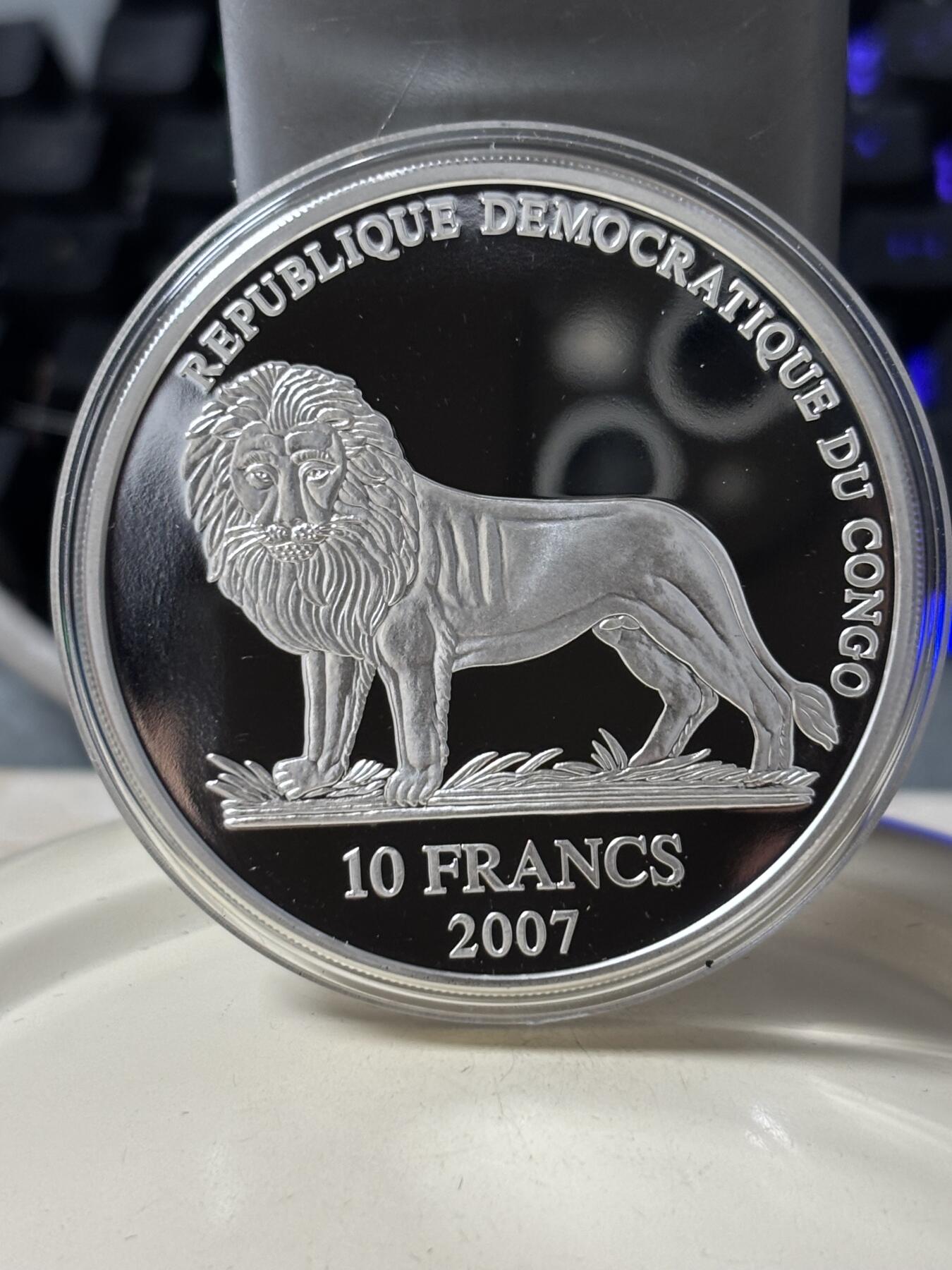 第184期拍卖 刚果2007年舒马赫彩色赛车邮票2盎司精致大银币带证书，925银银价798，发行999枚，有氧化