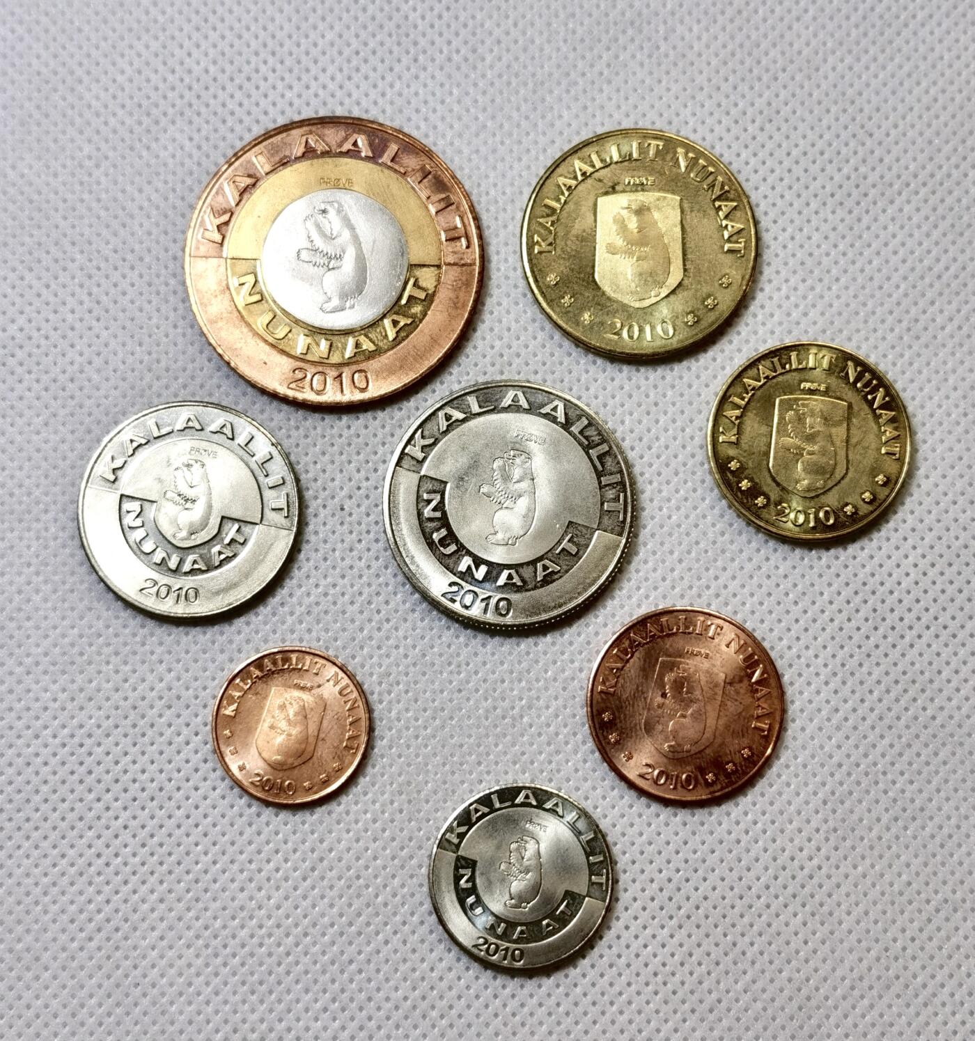 甄臻铺-世界币章拍卖（第42期）送拍享返佣金等优惠多多 格陵兰2010年Provo样币，8枚/套。好品成套稀见，特朗普第二届任期上台，扬言吞并格陵兰这个世界第一大岛，引发国际社会侧目，市场行情看涨。