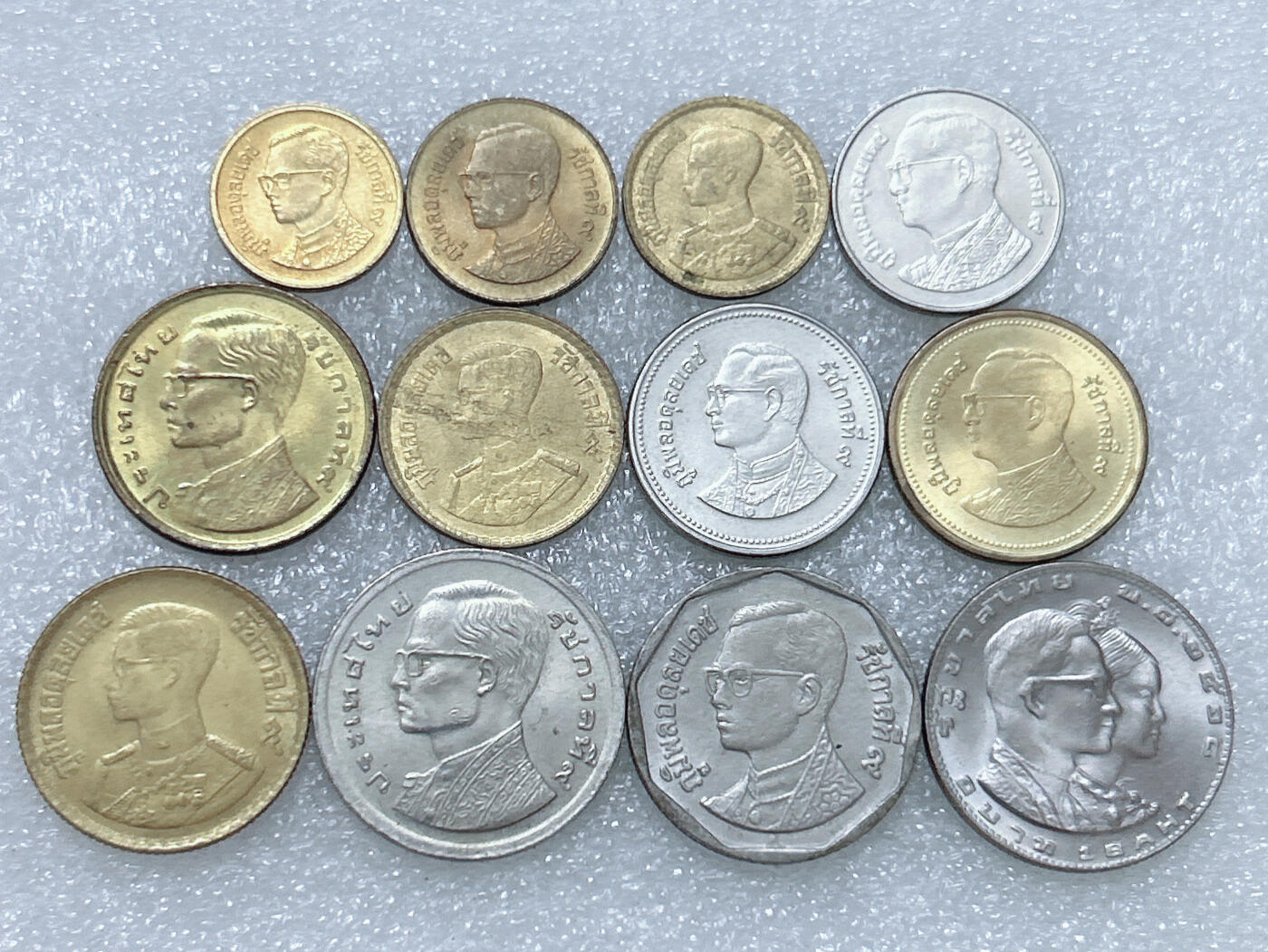 第一海外回流一元起拍收藏 散集专场  第275期 泰国不同面值硬币12枚 带光品