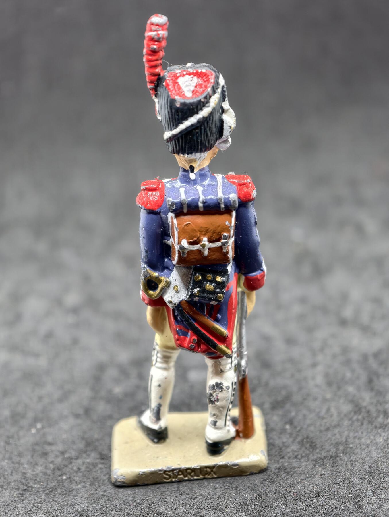 凯旋世界勋赏（第20期）（欢迎送拍）（对拍品有疑问请询问客服，不接受到手刀，出价默认拍品品相。请认真阅读拍卖规则！出价默认已认可！）（收到货请录制开箱视频，无视频概不处理问题。） 拿破仑战争时期的法军掷弹兵微缩金属人偶