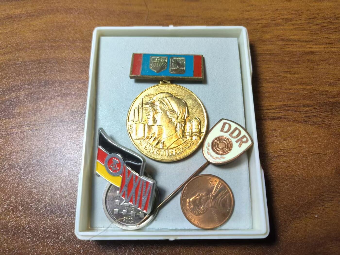 罗岚⭐新藏⭐特惠专拍第一场-分享拍场赚佣 民主德国勋赏一组 工业青年模范 珐琅射击章