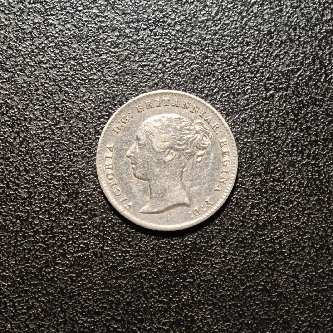 【德藏】世界币章拍卖第156期（拍品征集中~欢迎藏友联系） 1839年 英国4便士银币 好品相 直径约：16.3mm；重约：1.8g