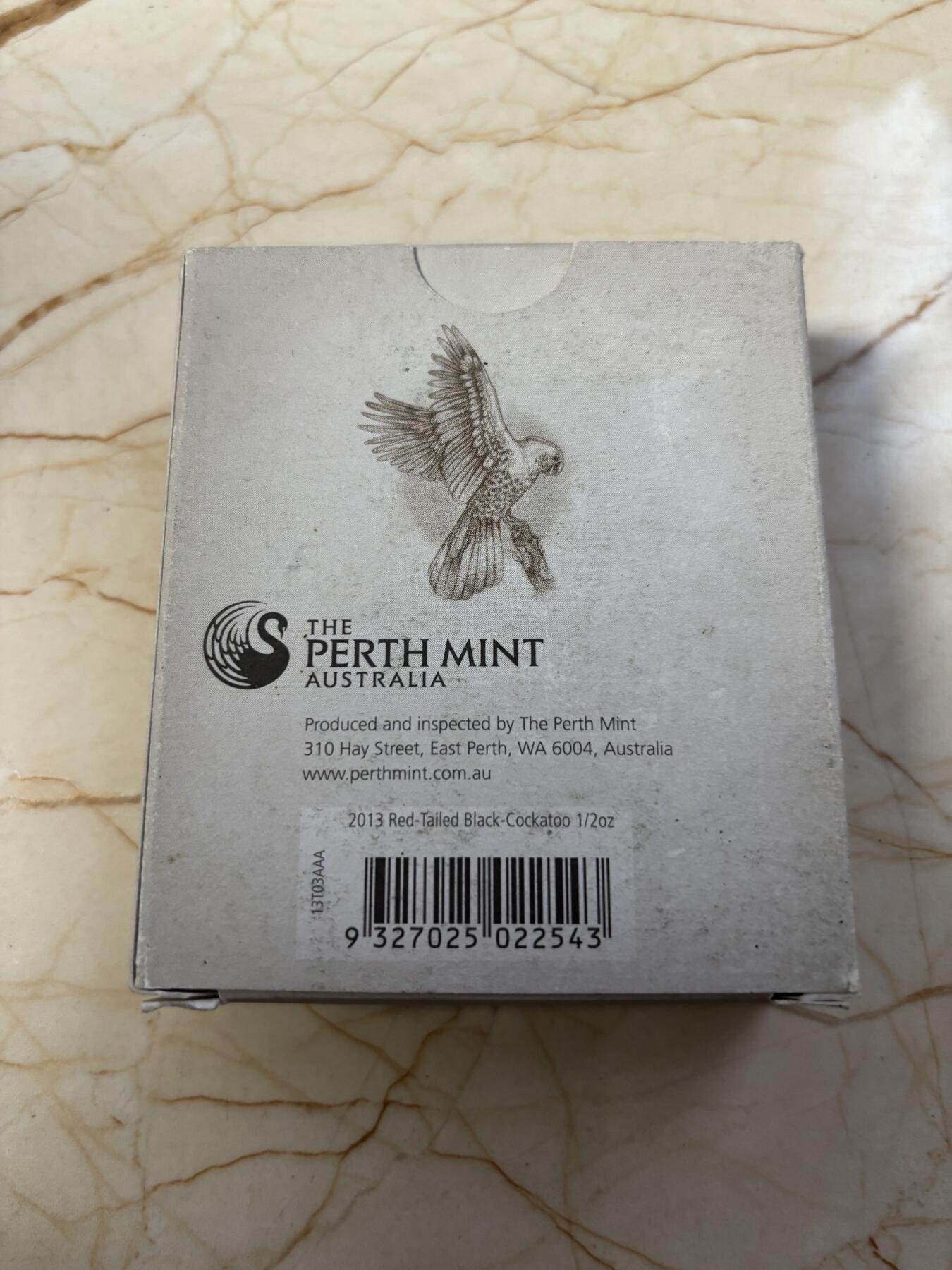 第184期拍卖 澳大利亚2013年雀鸟系列红尾黑凤头鹦鹉银币，999银，15.591克，发行10000枚