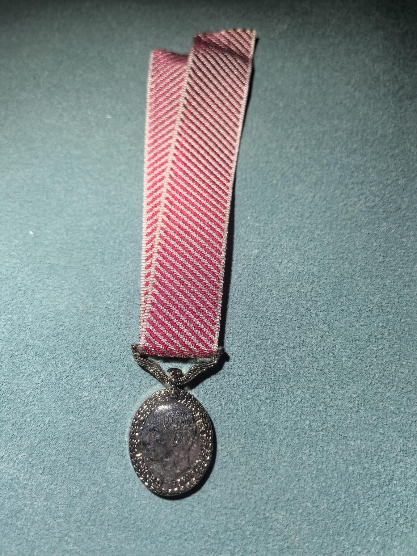 盛世勋华——号角文化勋章邮票专场拍卖第291期 英国空军奖章迷你章 乔治六世版本 少见