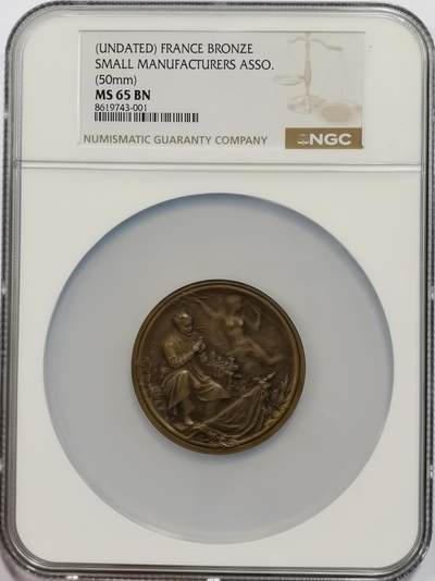 博洋堂世界钱币拍卖第150期（全场包邮） - NGC MS65 冠军分！法国小商品协会会员纪念，1920年左右50mm大型章，加大盒子，超高分细节无敌感人！