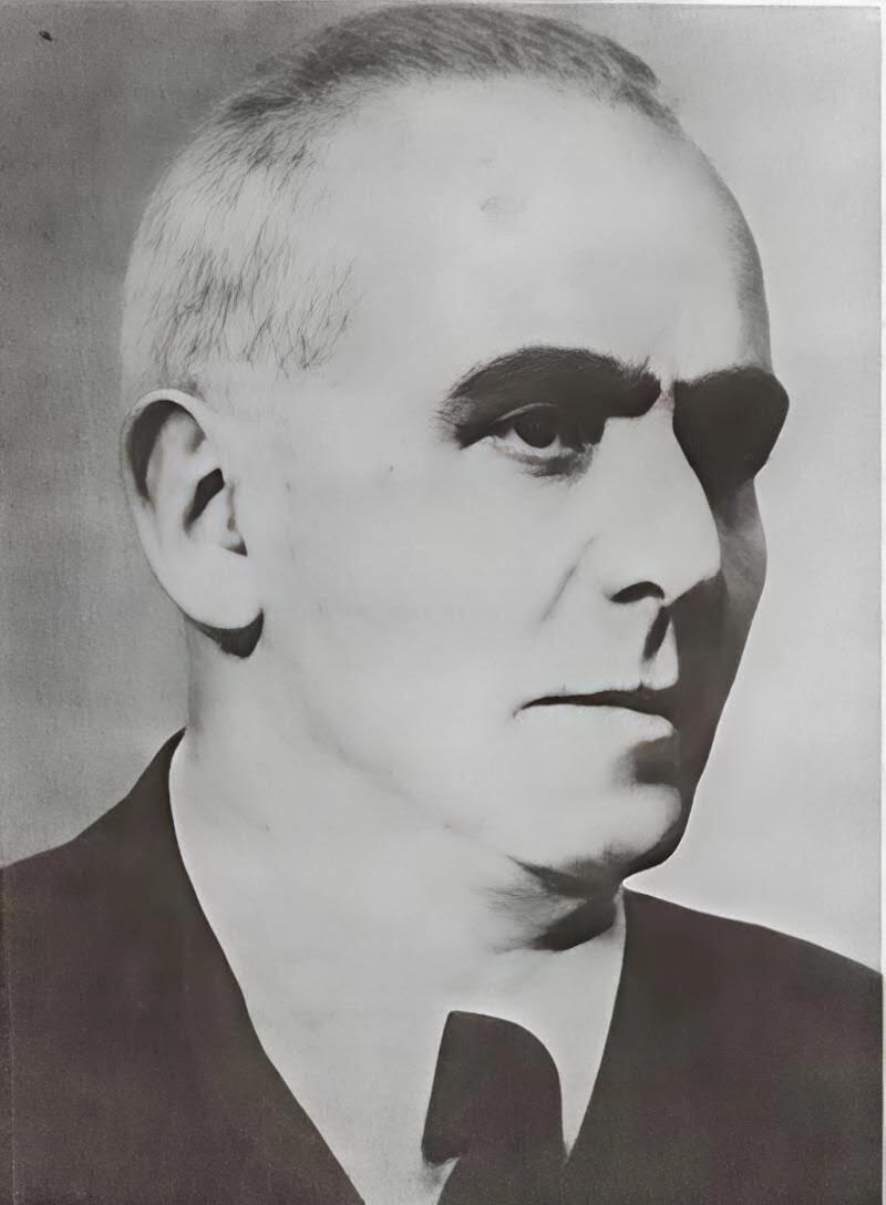 【俄甄集藏】2025年(045)12-03 星期三 晚 19:30 全场包邮 马耳他1976年历史人物系列-众议员、作家、记者格泽·埃卢尔·默瑟2镑纪念银币，公博 MS63，类精制底板，重：10克，含银量：98.7%，发行量：11000枚，经典品种，评级盒面有裂