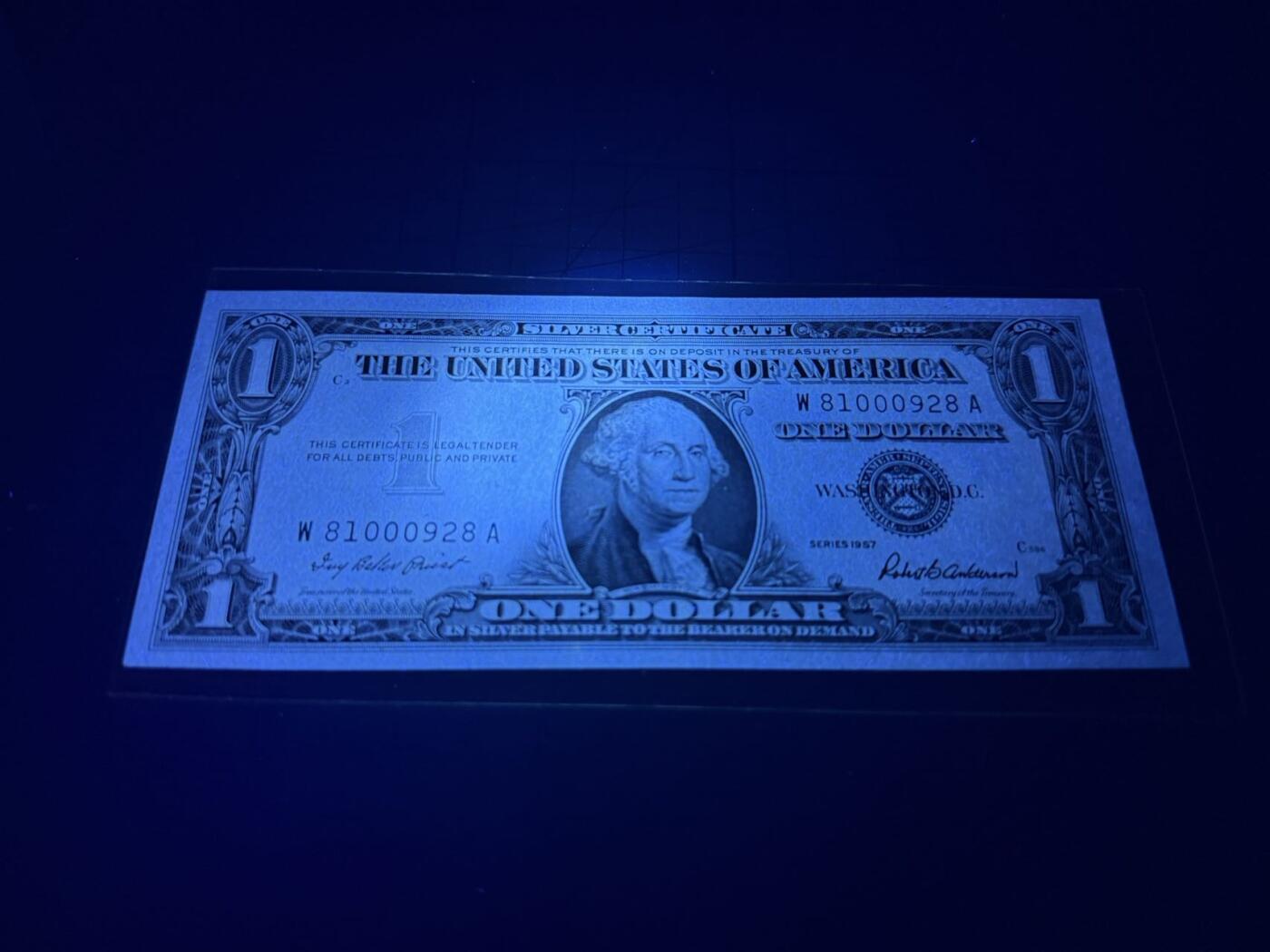 【炜奕收藏】，第五十二期 1957年美国1美元银币券，UNC品相，号码无347尾8