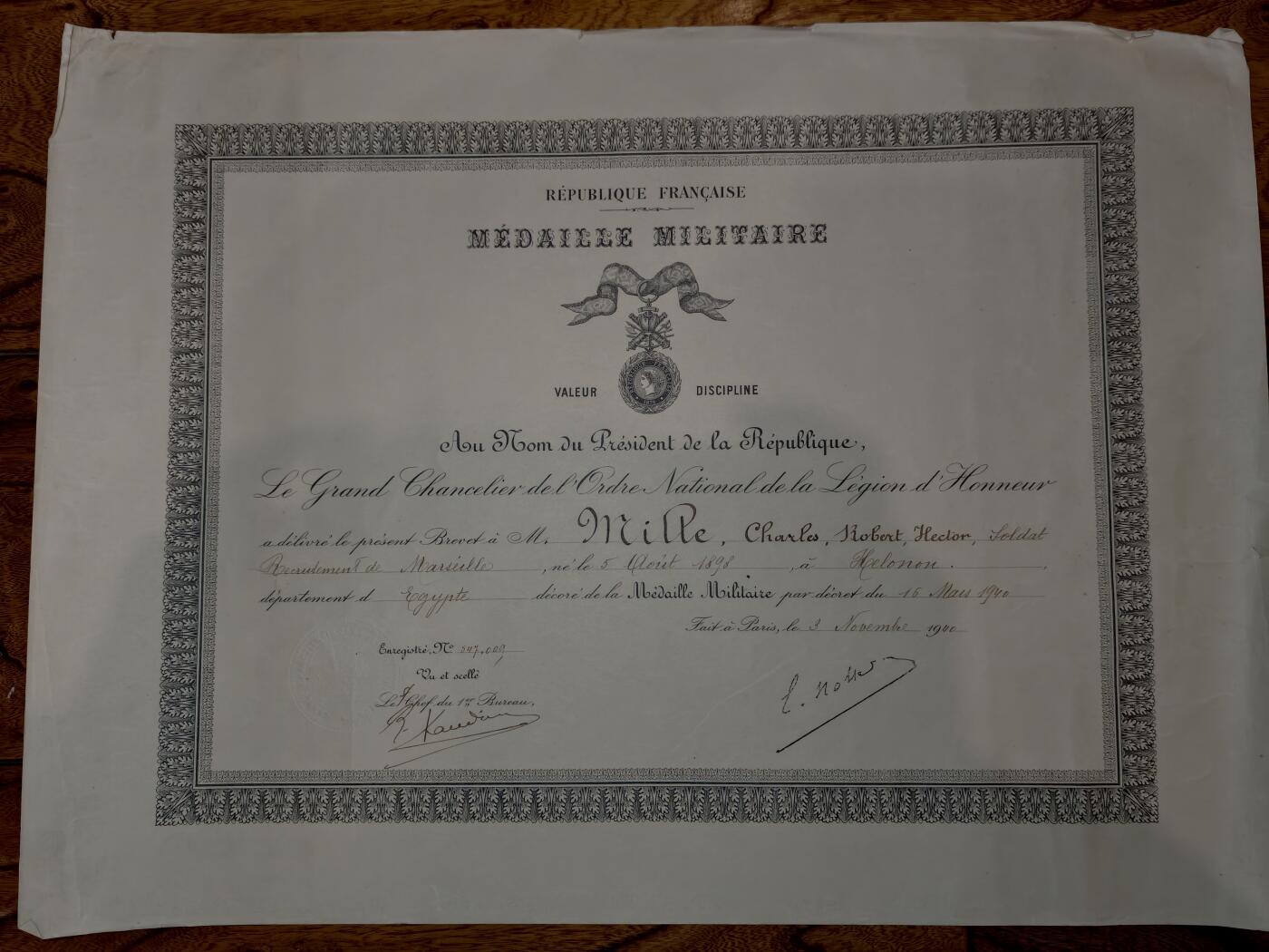 凯旋世界勋赏（第20期）（欢迎送拍）（对拍品有疑问请询问客服，不接受到手刀，出价默认拍品品相。请认真阅读拍卖规则！出价默认已认可！）（收到货请录制开箱视频，无视频概不处理问题。） （和三共军事功勋一人）法国军事奖章（Médaille Militaire）的授予证书