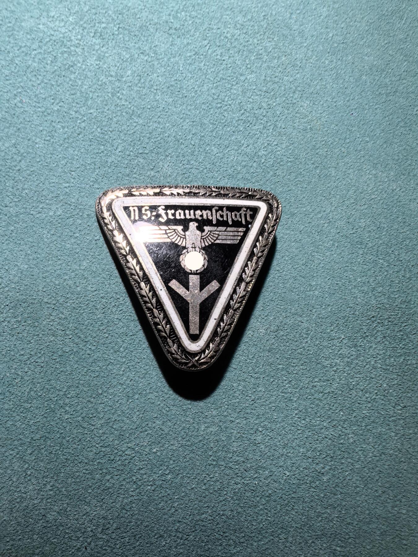 盛世勋华——号角文化勋章邮票专场拍卖第291期 德国（1939）妇女联盟高级会员证章 少见带厂标