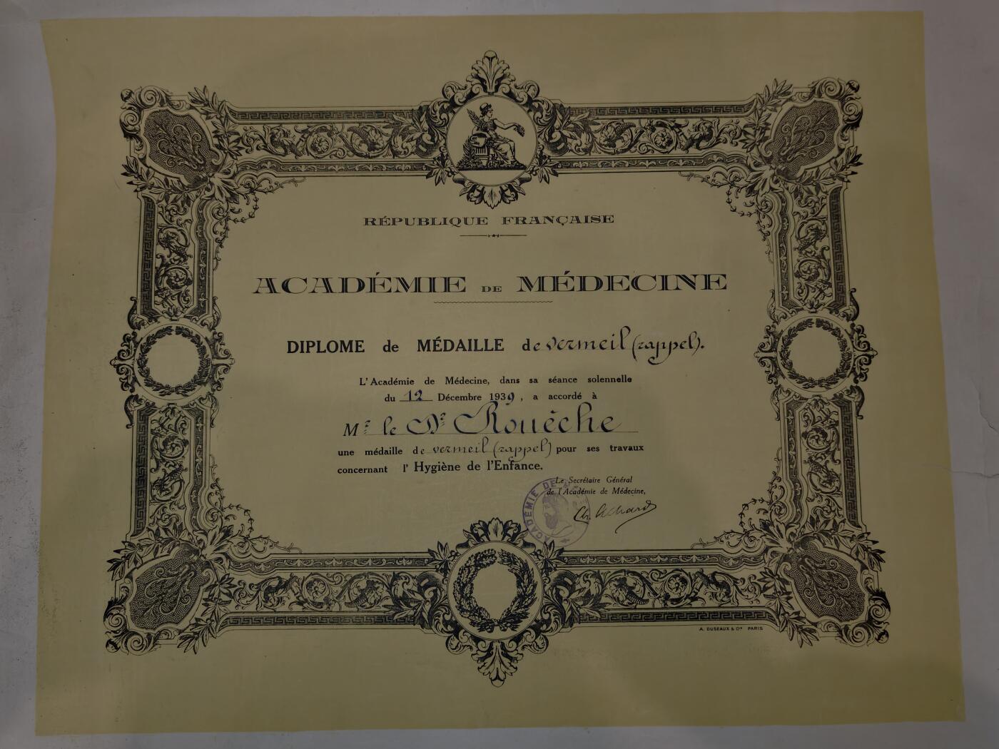 凯旋世界勋赏（第20期）（欢迎送拍）（对拍品有疑问请询问客服，不接受到手刀，出价默认拍品品相。请认真阅读拍卖规则！出价默认已认可！）（收到货请录制开箱视频，无视频概不处理问题。） 法国医学科学院（Académie de Médecine）颁发的“评审奖章文凭