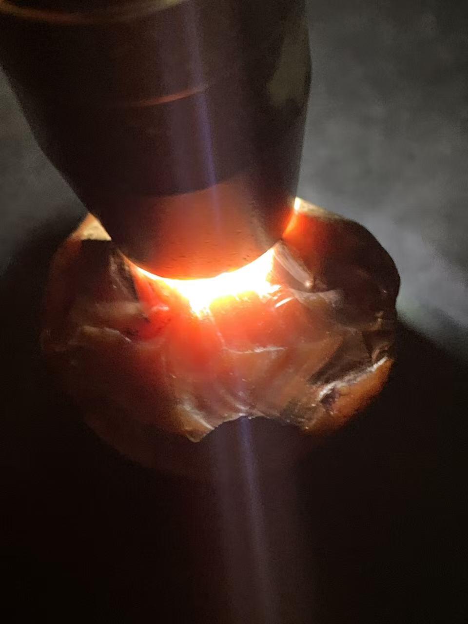 精美川料铁红皮开窗柿子红千层纹南红玛瑙原石一颗，