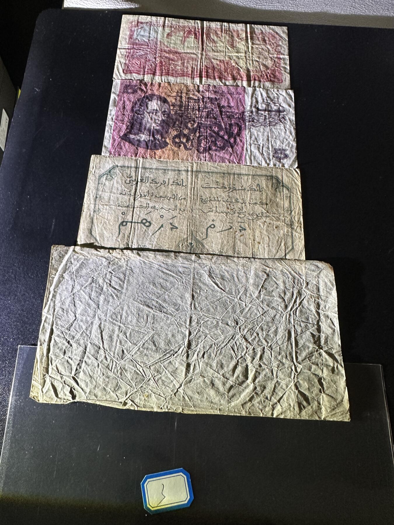 《外钞收藏家》第五百九十一期（畅拍场）（本平台长期征集拍品、欢迎藏友们联系合作） 东加勒比、澳大利亚、法郎、匈牙利 四张一起 品相如图