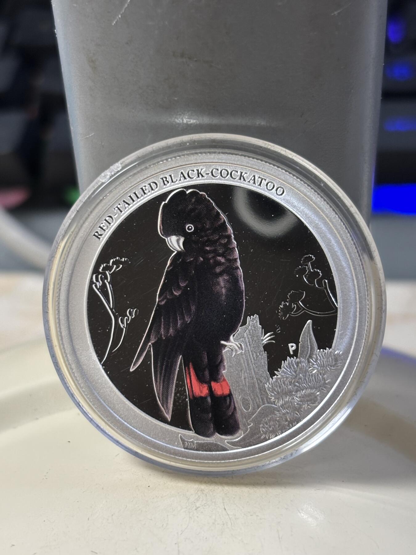第184期拍卖 澳大利亚2013年雀鸟系列红尾黑凤头鹦鹉银币，999银，15.591克，发行10000枚