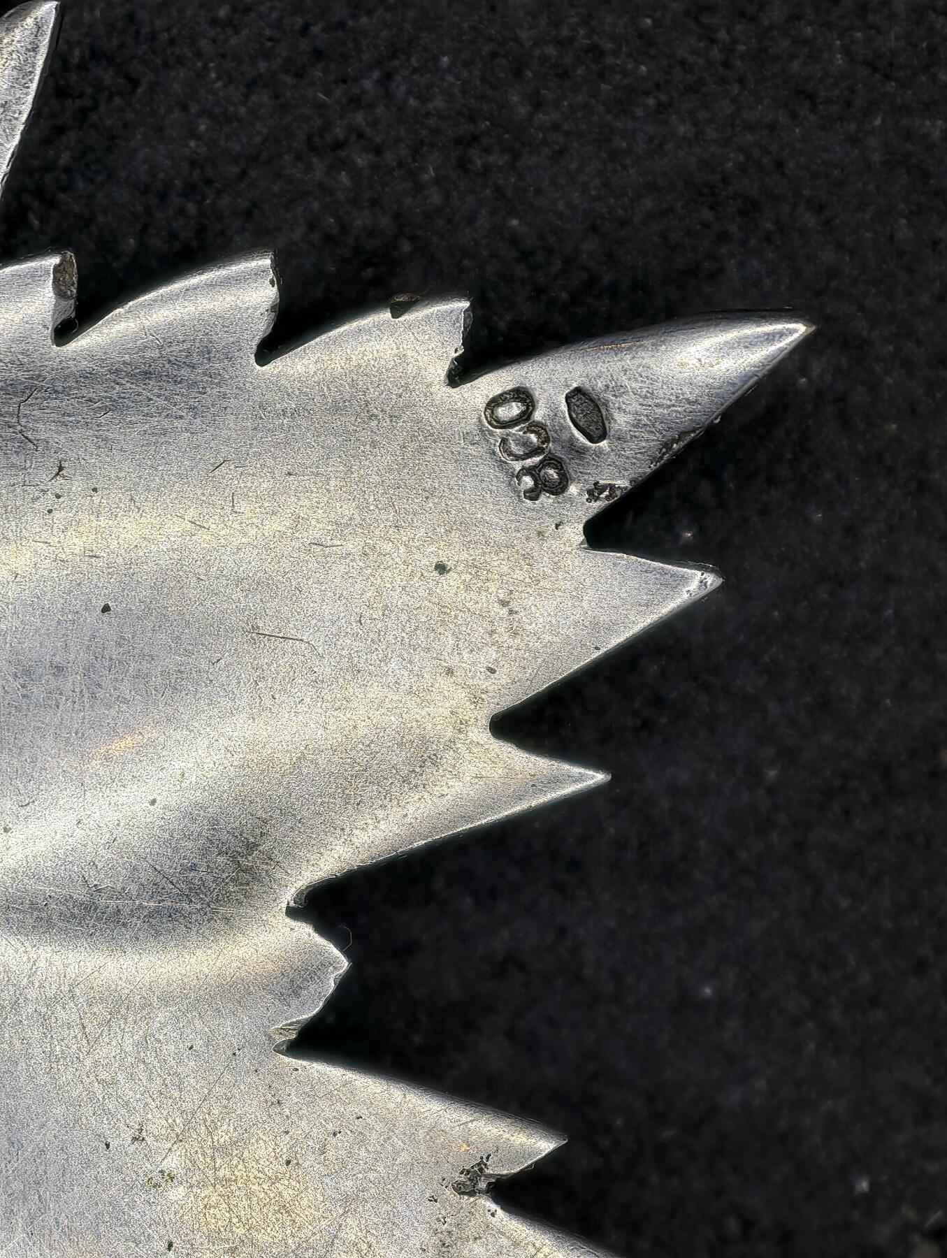 凯旋世界勋赏（第20期）（欢迎送拍）（对拍品有疑问请询问客服，不接受到手刀，出价默认拍品品相。请认真阅读拍卖规则！出价默认已认可！）（收到货请录制开箱视频，无视频概不处理问题。） 意大利共和国勋章星芒银制打银标