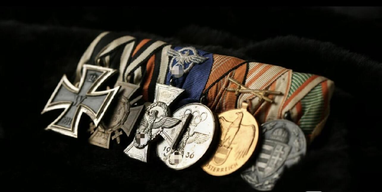 勋章专场 德国1936柏林奥运会奖章与二级铁十字勋章礼服挂六联排，该联排二级铁十字勋章为非常少见的aws产二战制造的一战二级铁十字勋章