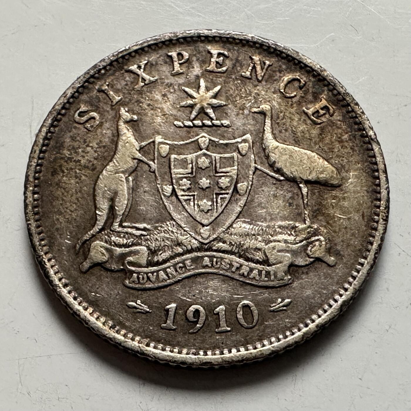 🌹外币初藏🌹🐯2025年第136场  每周二四六晚8️⃣点 接代拍 澳大利亚1910年6便士银币 高银