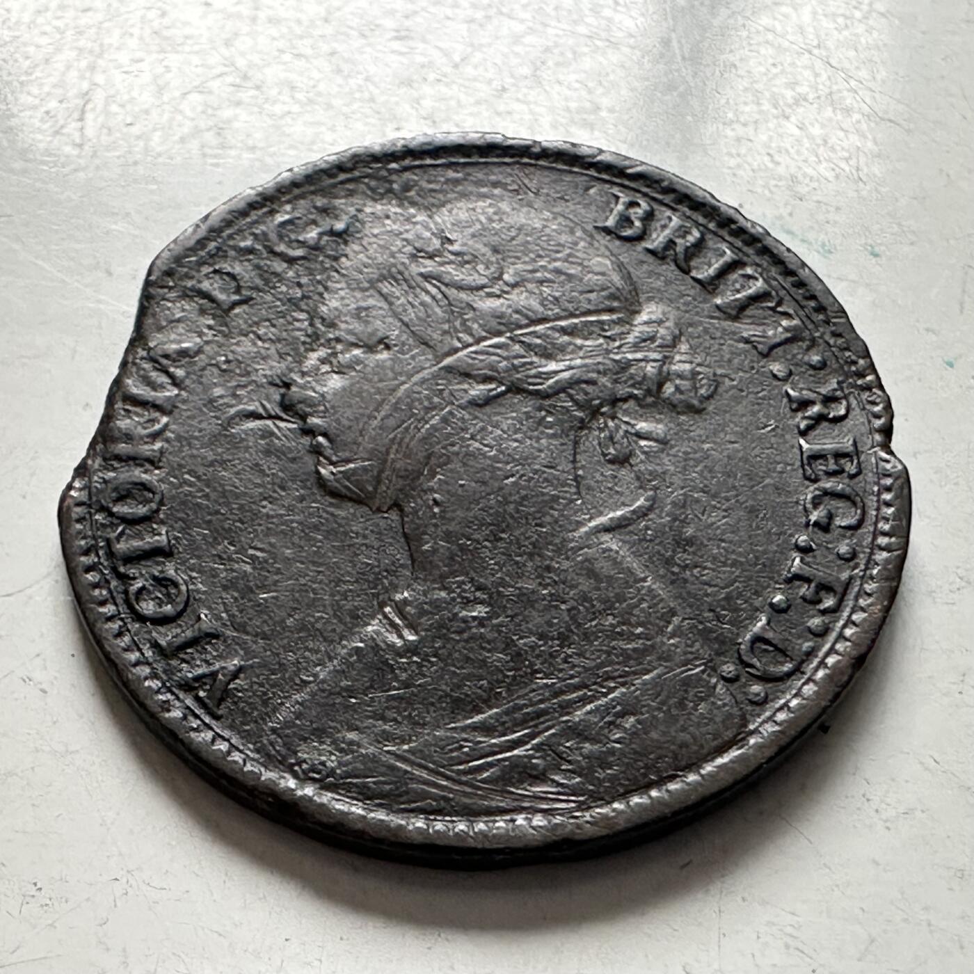 🌹外币初藏🌹🐯2025年第136场  每周二四六晚8️⃣点 接代拍 英国1865年维多利亚一法新铜币 