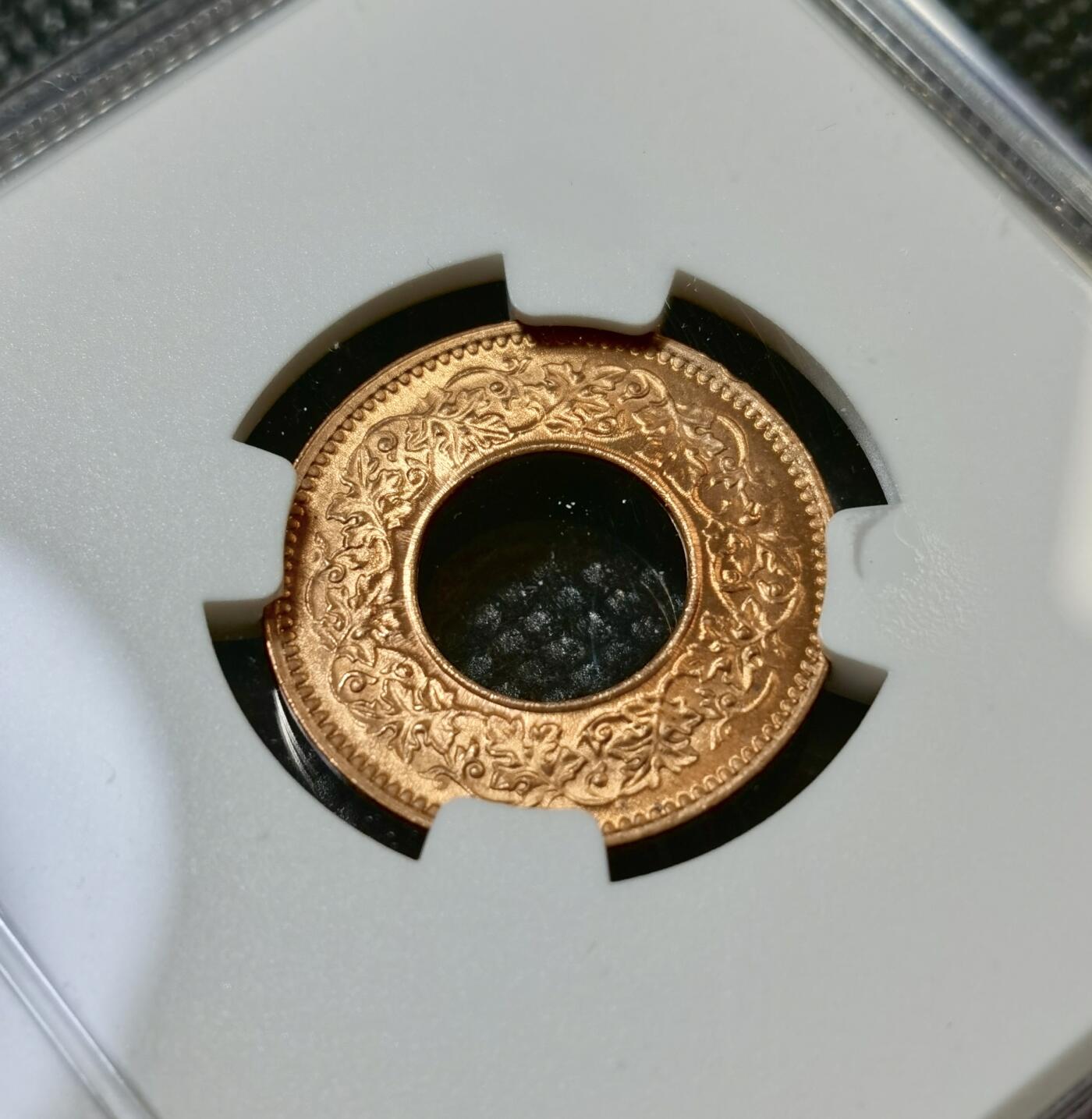 甄臻铺-世界币章拍卖（第42期）送拍享返佣金等优惠多多 NGC-MS65RD 1943年印度沙派，两枚一组，品质上乘