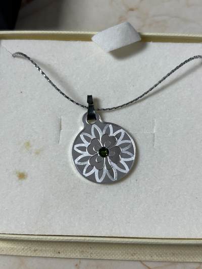 第184期拍卖 - 喀麦隆2019年四叶草镶嵌水晶纪念银币吊坠，925银，2.2克，发行500枚