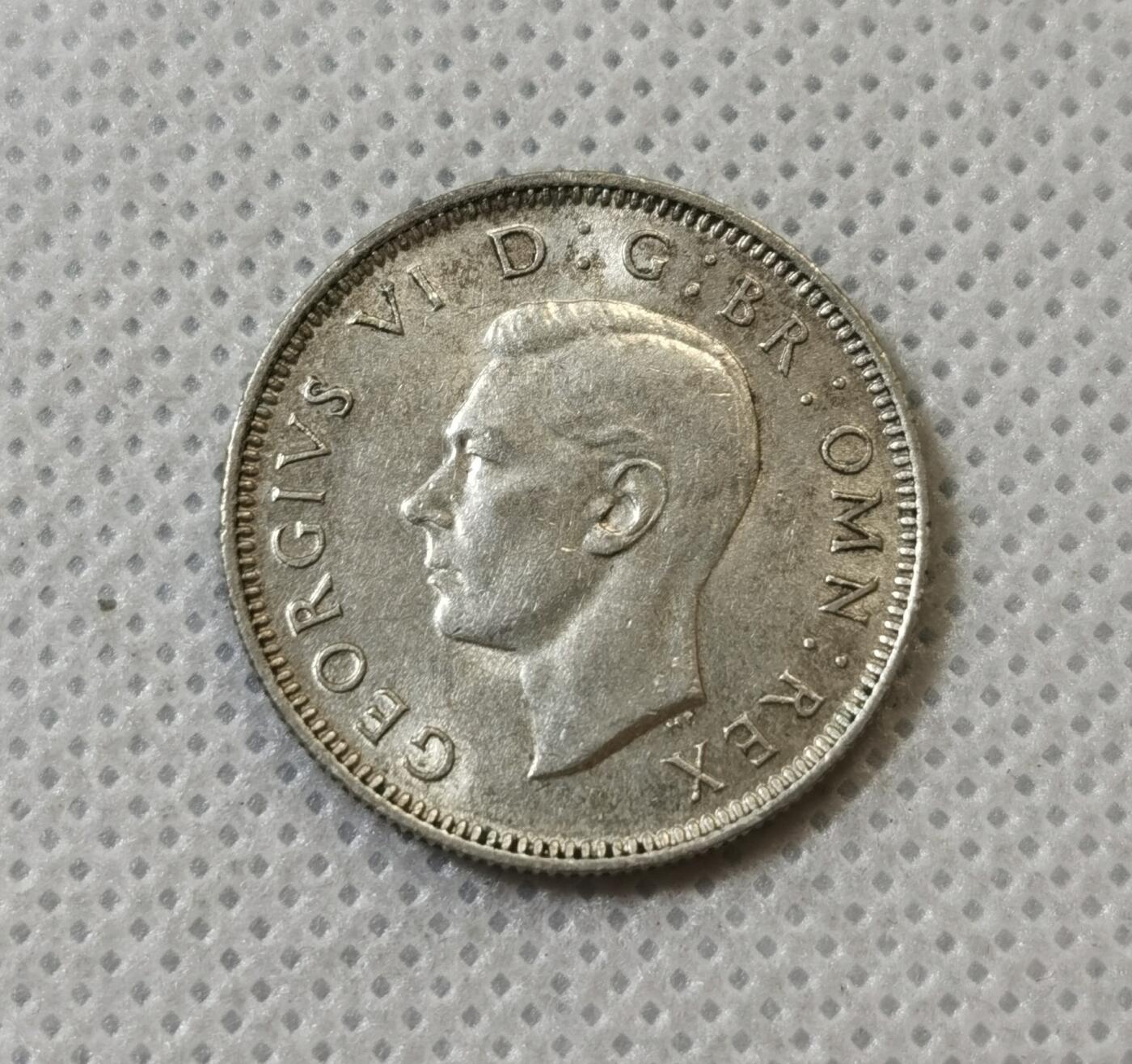 甄臻铺-世界币章拍卖（第42期）送拍享返佣金等优惠多多 UNC转光 英国1944年1先令银币 苏格兰版立狮