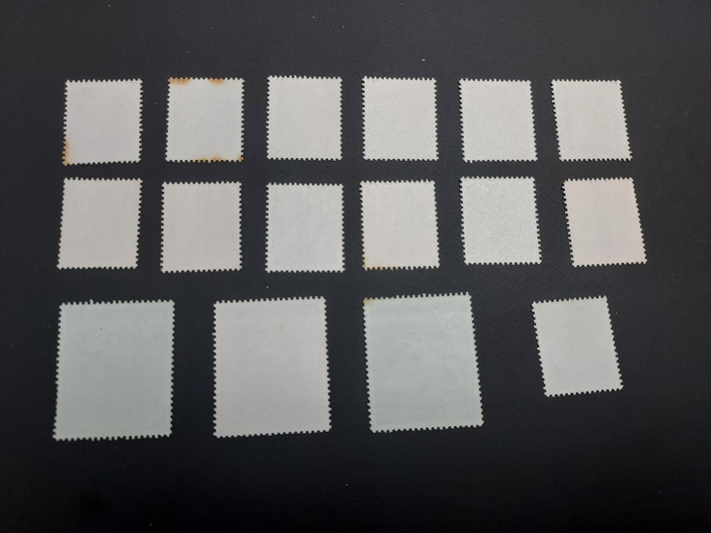 理想集藏 / 博彦收藏   12月10日 8点 邮票专场 全场包邮 香港女皇普票一组，部分有黄 上品