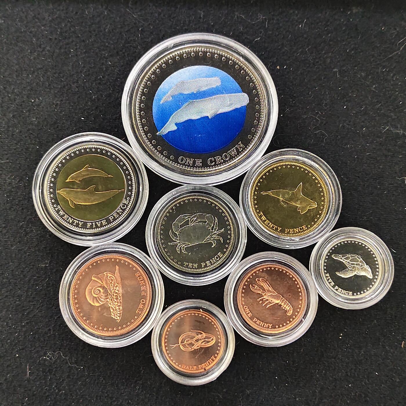 【全场包邮】纯粹捡漏拍483场（免费代拍第20场） 【罕见】英属特里斯坦和达库尼亚木盒装官方精制套币-量1000