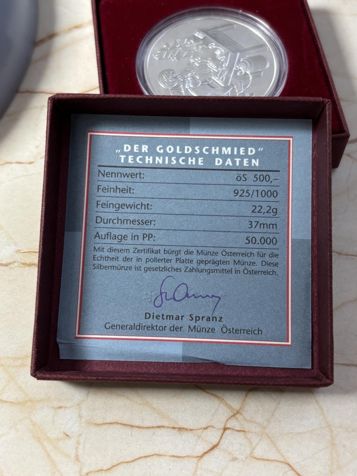 第184期拍卖 奥地利1998年传统工艺系列银匠500先令精制银币，少许氧化，925银，22.2克，发行50000枚