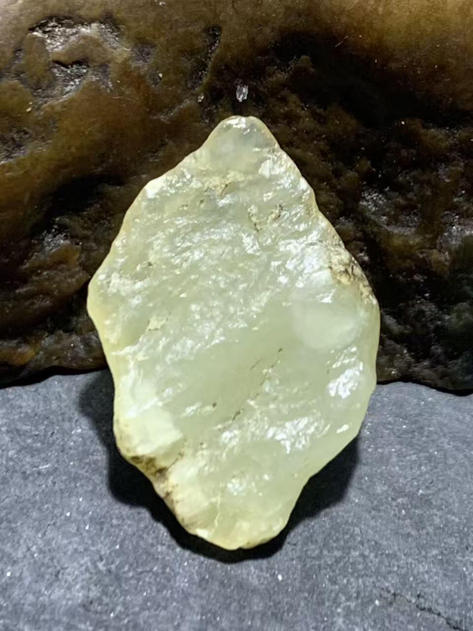 新疆戈壁料风化纹和田玉青白玉小原石一颗