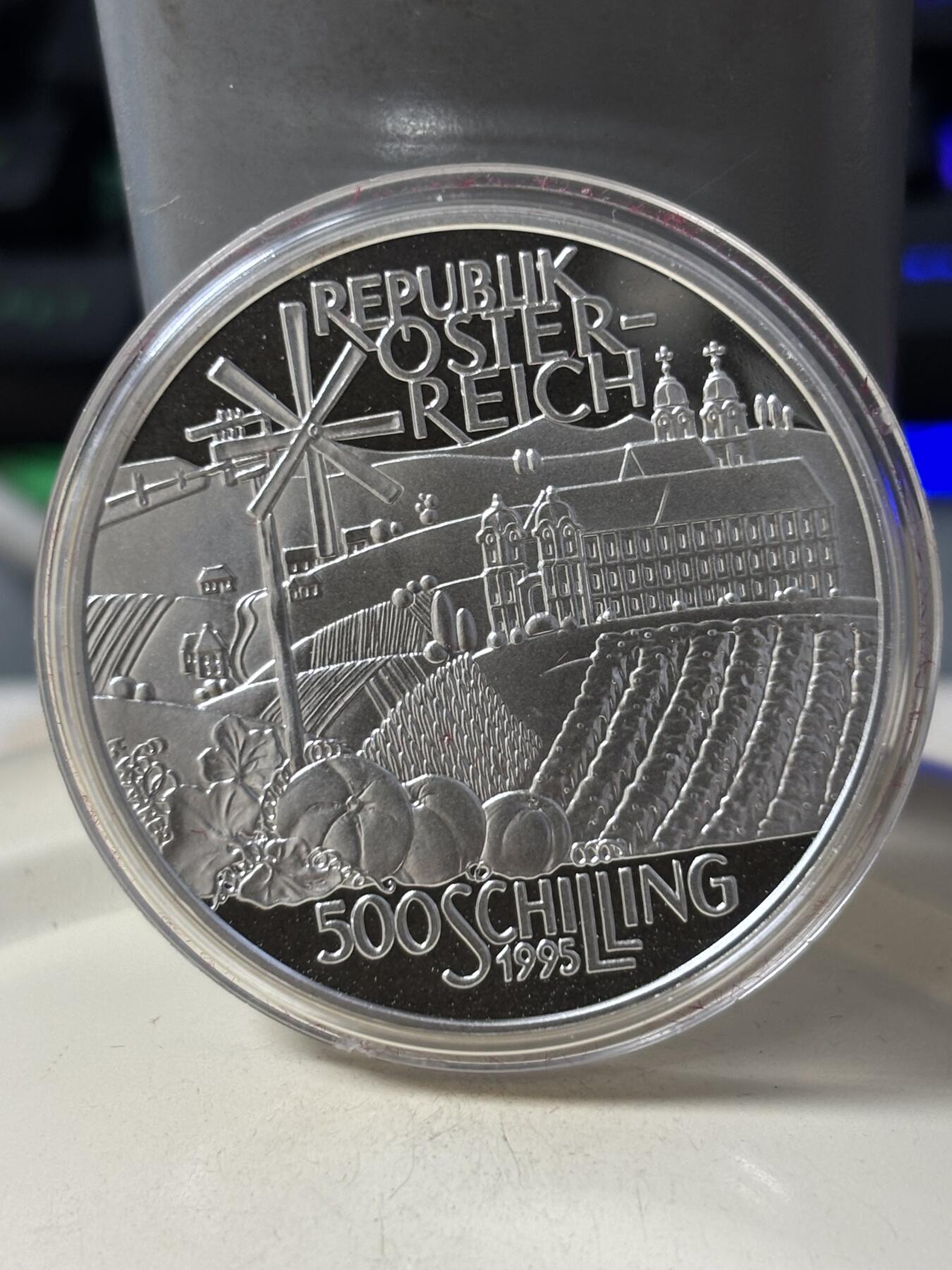 第184期拍卖 奥地利1995年奥地利农妇掏南瓜500先令精制银币，925银，22.2克，发行60000枚，没有纸套