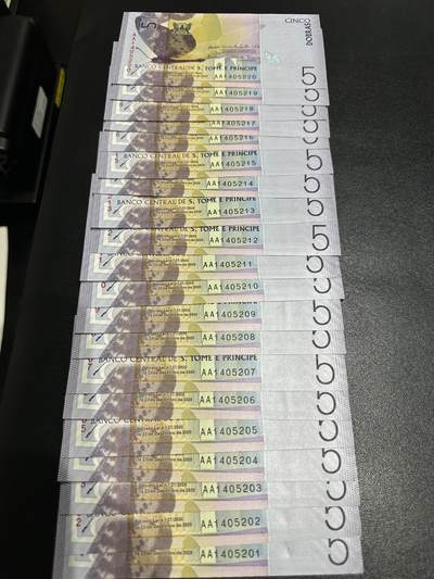 《外钞收藏家》第五百九十一期（畅拍场）（本平台长期征集拍品、欢迎藏友们联系合作） - 2020年圣多美和普林西比5元 标准20连号 全新UNC AA冠