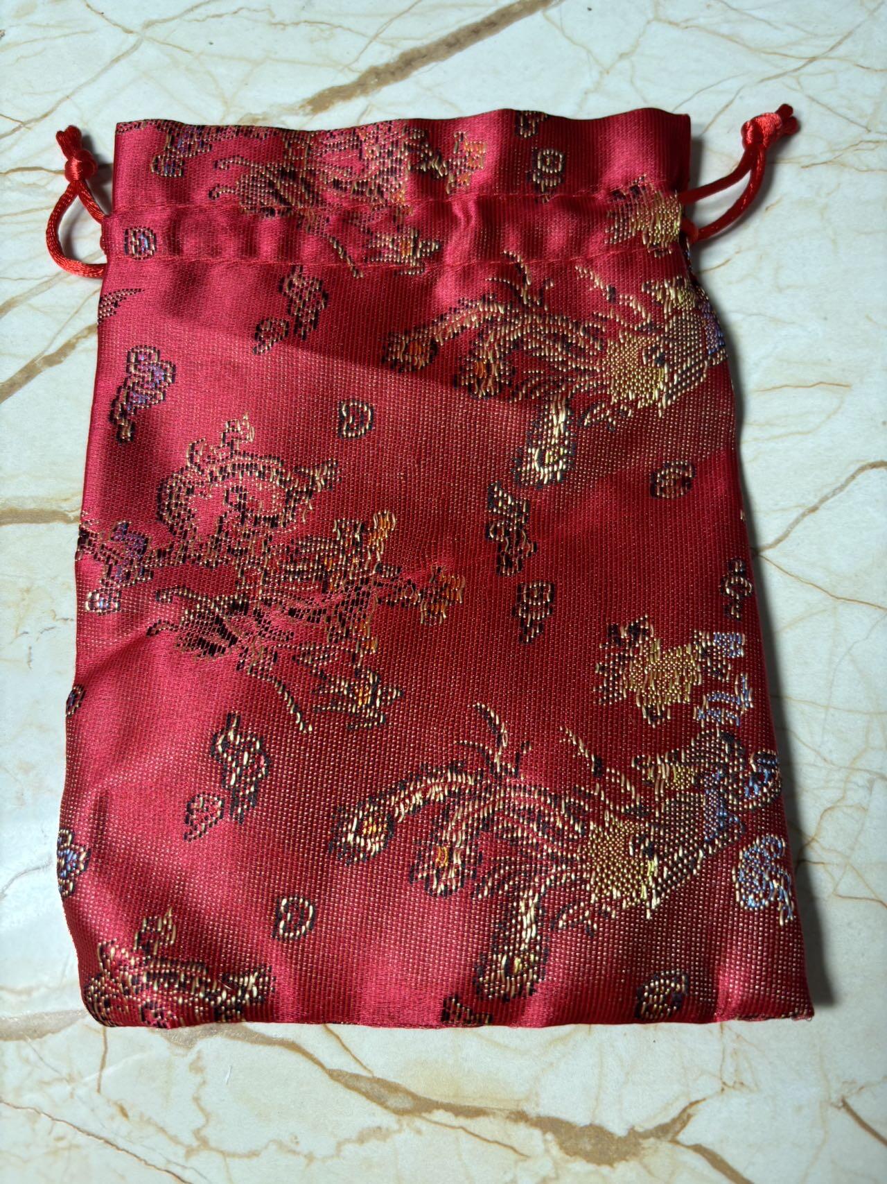 第184期拍卖 喀麦隆2018年幸运钱币系列招财猫彩色中空银币带红袋证书，999银，14.14克，发行量999枚