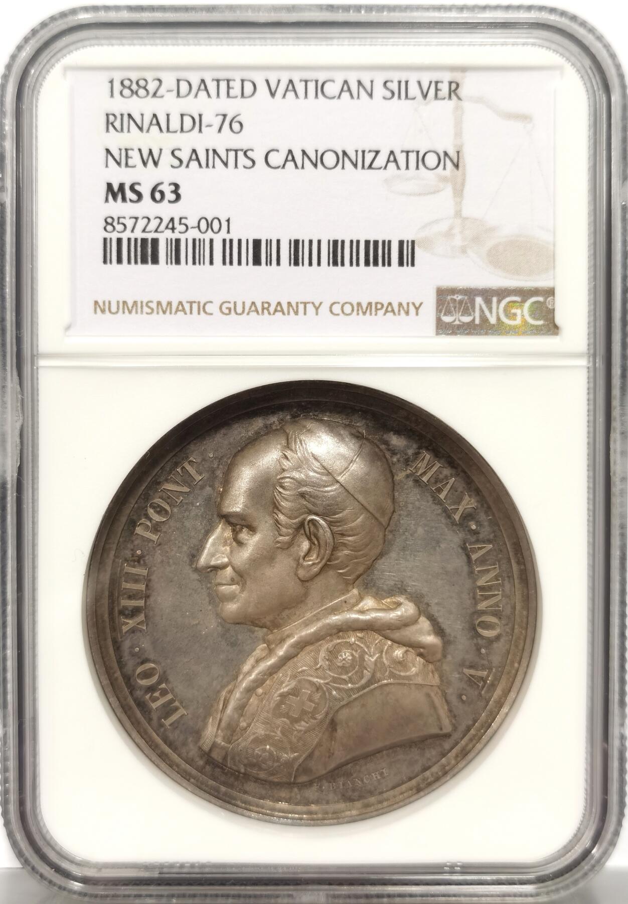 博洋堂世界钱币拍卖第150期（全场包邮） NGC MS63 梵蒂冈1882年教皇利奥十三世纪念大银章，降临题材，44mm大尺寸加厚盒，五彩包浆镜面底板，高浮雕。正面为教皇侧像，背面为年度新圣徒封圣仪式，神圣意味十足，宗教银章名誉品。