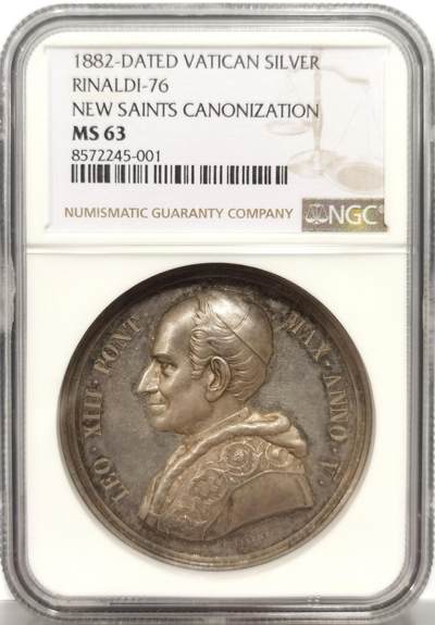 博洋堂世界钱币拍卖第150期（全场包邮） - NGC MS63 梵蒂冈1882年教皇利奥十三世纪念大银章，降临题材，44mm大尺寸加厚盒，五彩包浆镜面底板，高浮雕。正面为教皇侧像，背面为年度新圣徒封圣仪式，神圣意味十足，宗教银章名誉品。