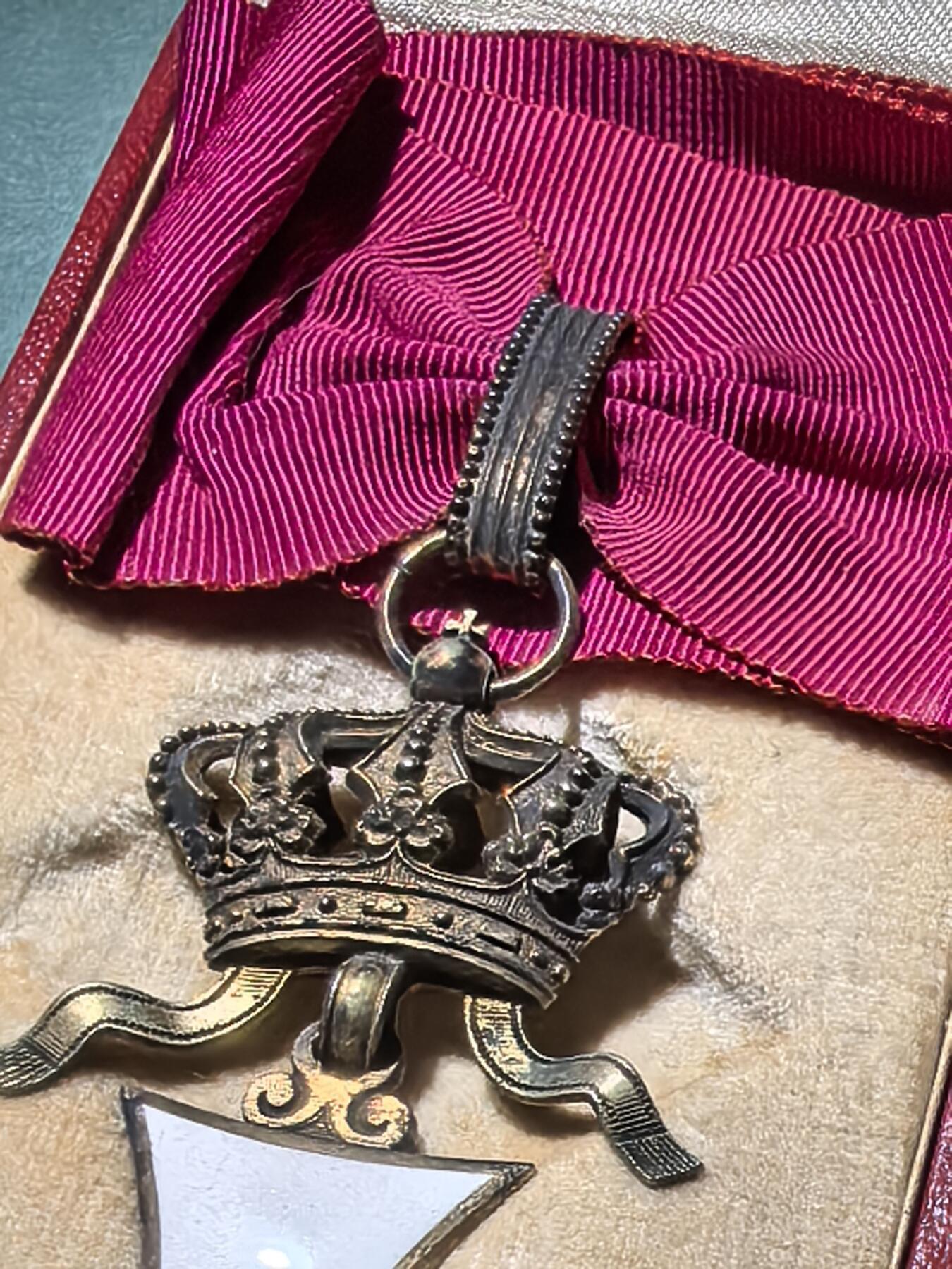 盛世勋华——号角文化勋章邮票专场拍卖第291期 保加利亚（王国）指挥官级圣亚历山大勋章 带皇冠版本（第二版）带原盒 银制镀金 少见 同版本不带盒eMedals售价1350美元 参见图8