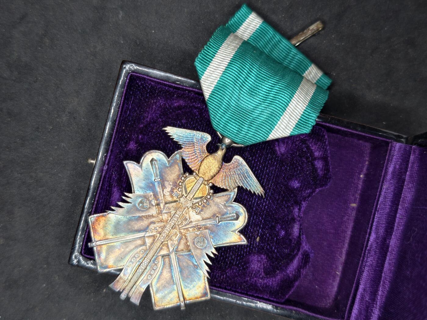 凯旋世界勋赏（第20期）（欢迎送拍）（对拍品有疑问请询问客服，不接受到手刀，出价默认拍品品相。请认真阅读拍卖规则！出价默认已认可！）（收到货请录制开箱视频，无视频概不处理问题。） 七鸟带盒