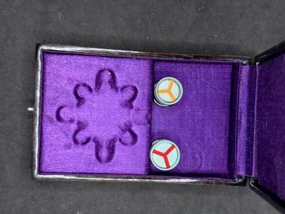 凯旋世界勋赏（第20期）（欢迎送拍）（对拍品有疑问请询问客服，不接受到手刀，出价默认拍品品相。请认真阅读拍卖规则！出价默认已认可！）（收到货请录制开箱视频，无视频概不处理问题。） - 八等瑞宝空盒