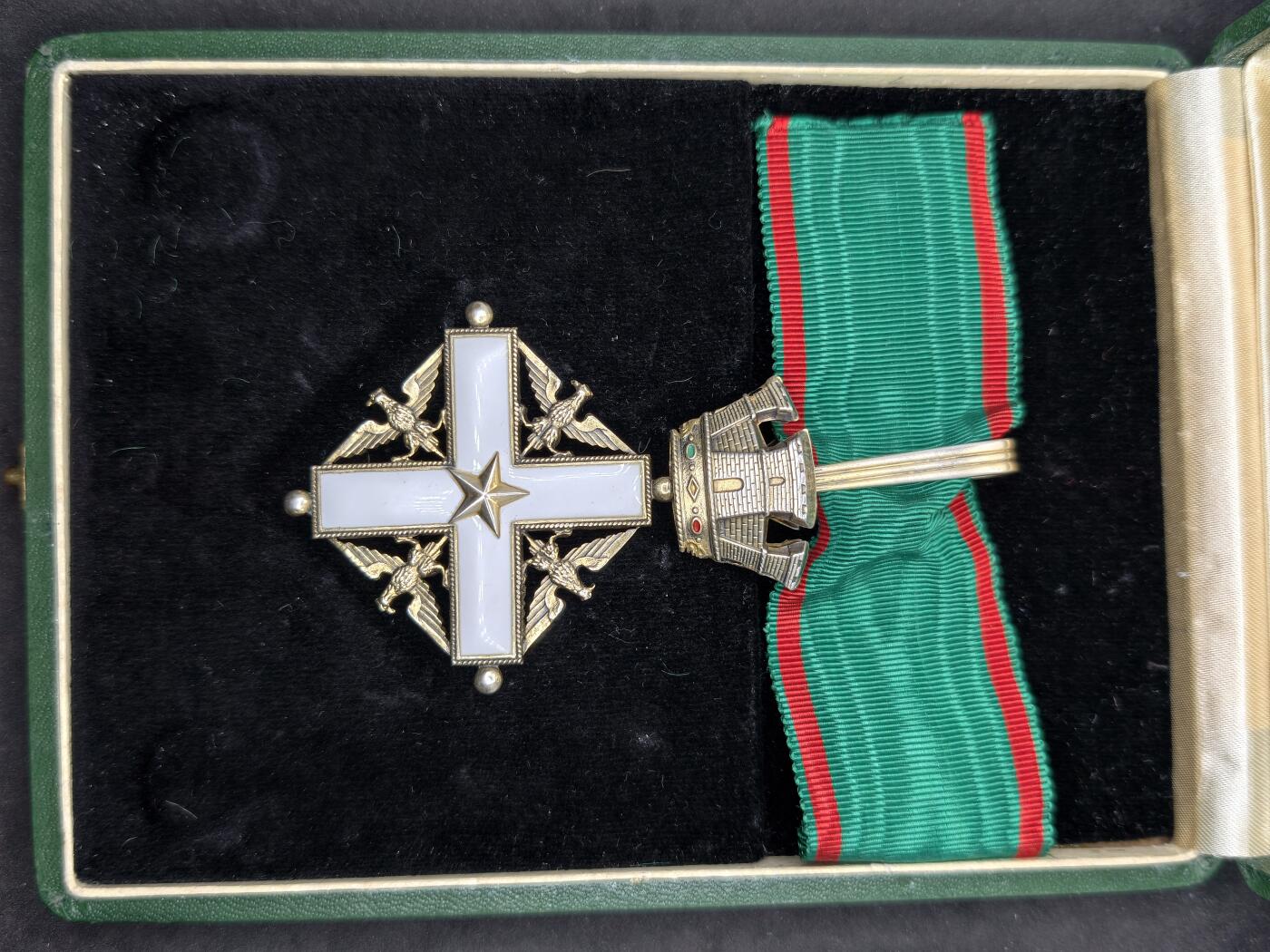 凯旋世界勋赏（第20期）（欢迎送拍）（对拍品有疑问请询问客服，不接受到手刀，出价默认拍品品相。请认真阅读拍卖规则！出价默认已认可！）（收到货请录制开箱视频，无视频概不处理问题。） 意大利指挥官共和国勋章银制