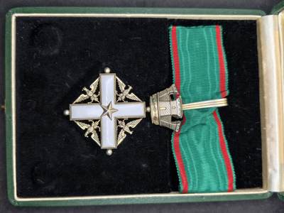 凯旋世界勋赏（第20期）（欢迎送拍）（对拍品有疑问请询问客服，不接受到手刀，出价默认拍品品相。请认真阅读拍卖规则！出价默认已认可！）（收到货请录制开箱视频，无视频概不处理问题。） - 意大利指挥官共和国勋章银制